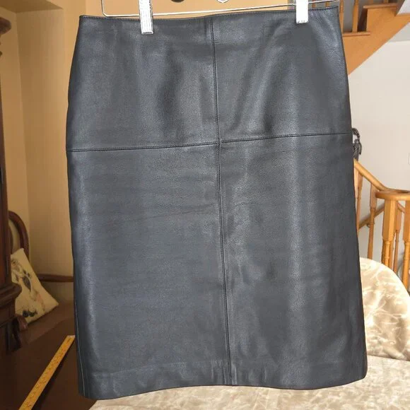 Club Monaco Leather Pencil Skirt - US 4 - Excellent Condition - Picture 2 of 7